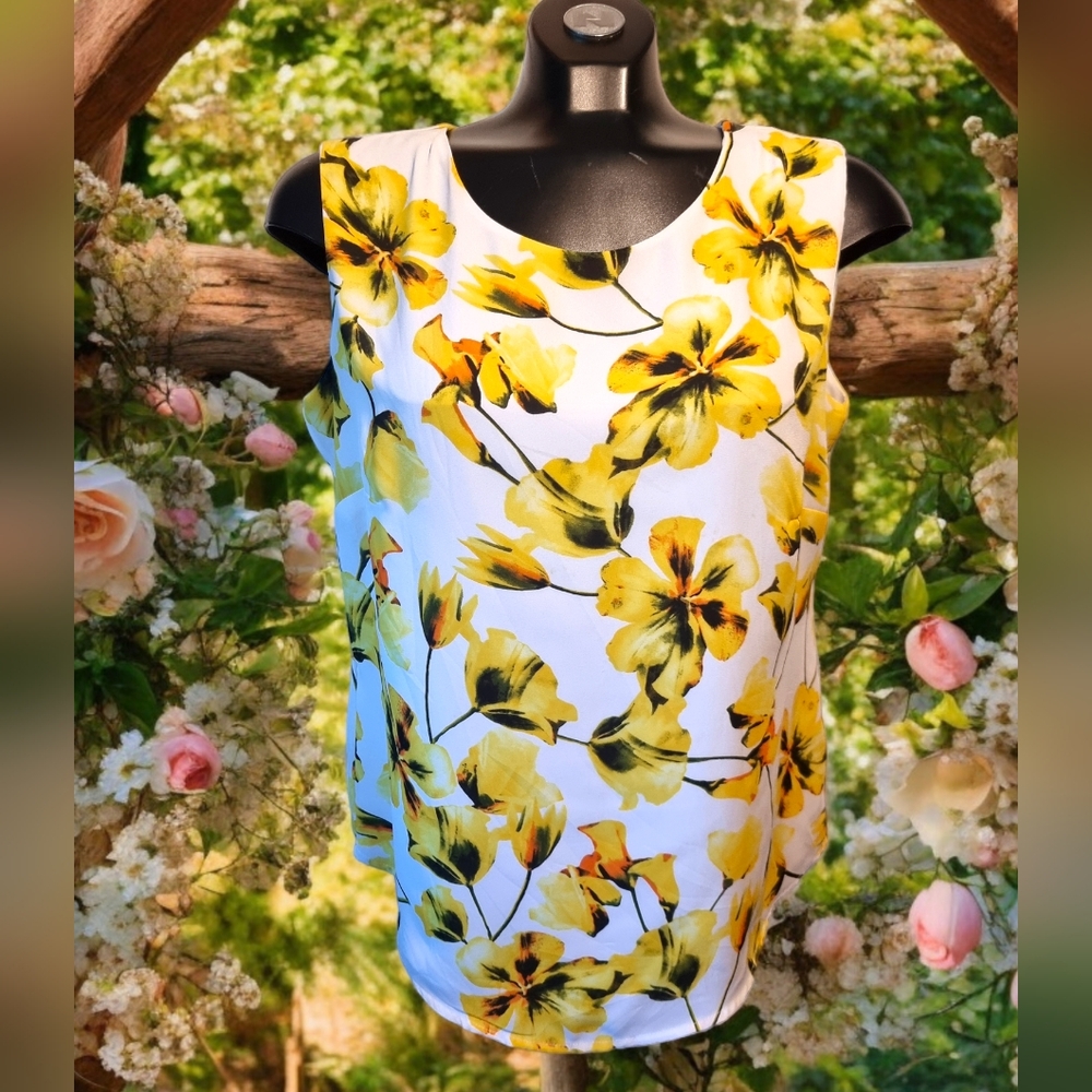 Tanjay Floral Sleeveless Flowy Blouse
